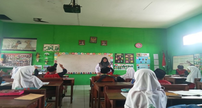 Kata sifat,kata benda dan kata antonim