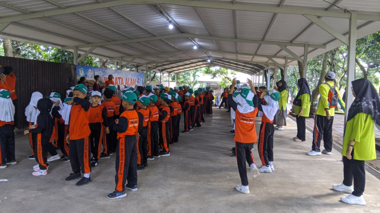 Suasana Ceria Dimulai dengan Senam dan Fun Game