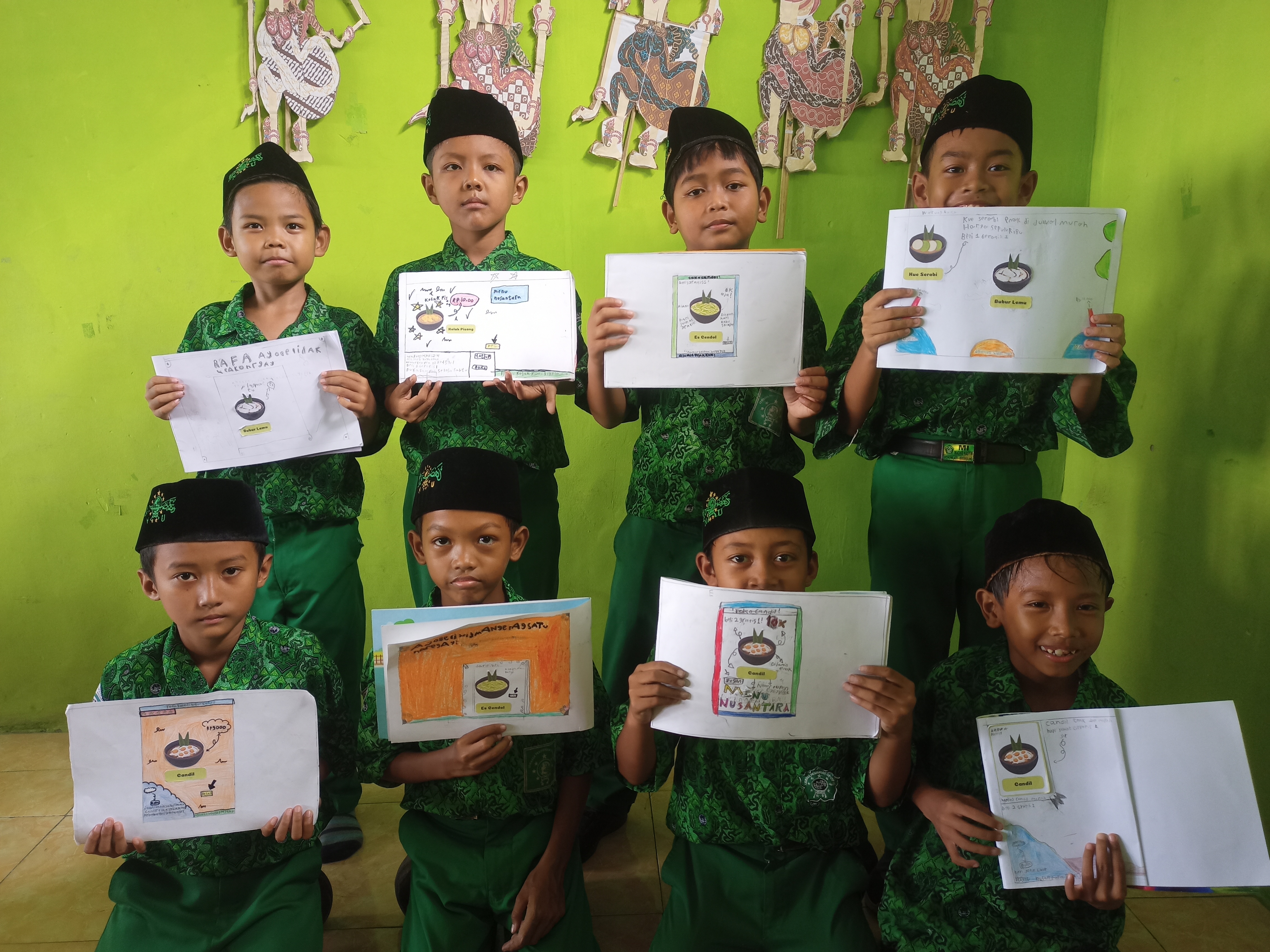 Kegiatan Bahasa Indonesia pembuatan poster di kelas 3B