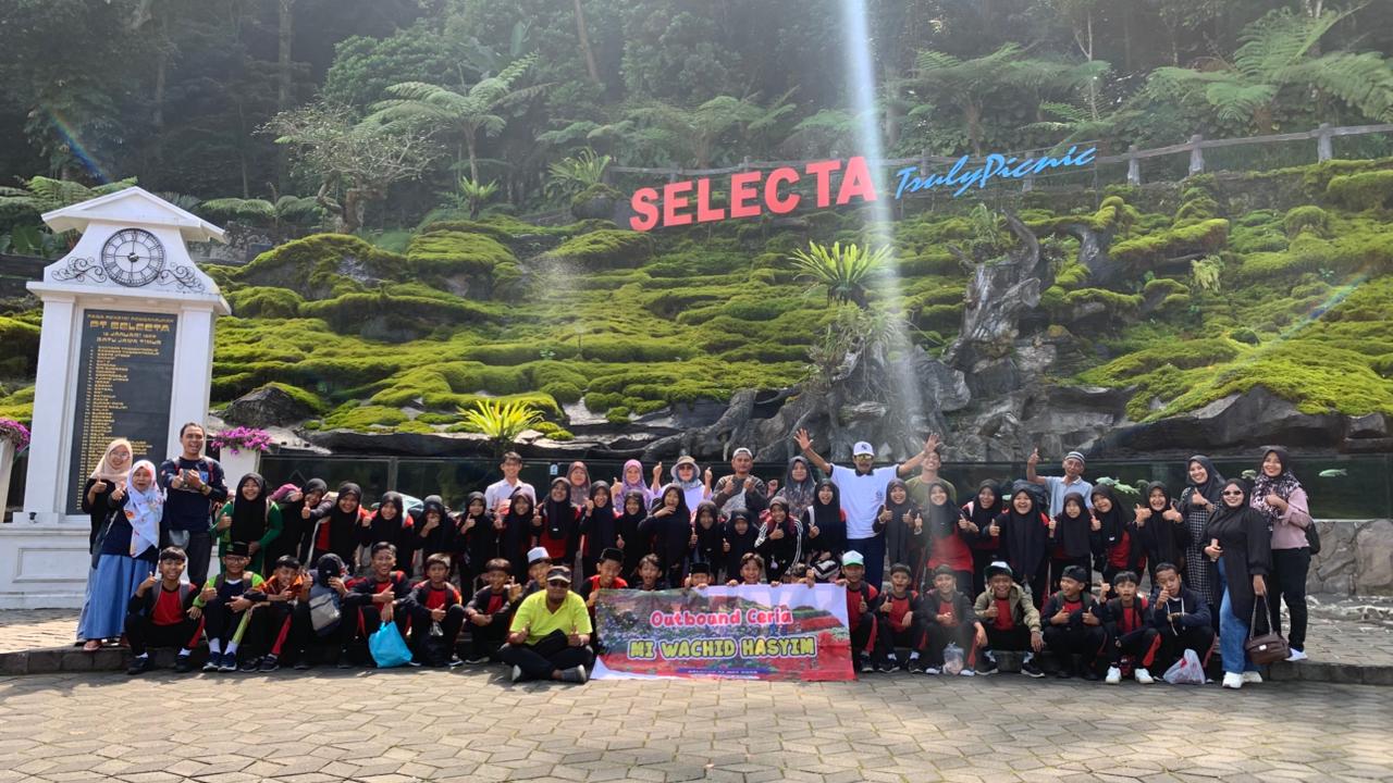 MI WACHID HASYIM WONOMLATI CLASS 6 GOES TO BATU MALANG